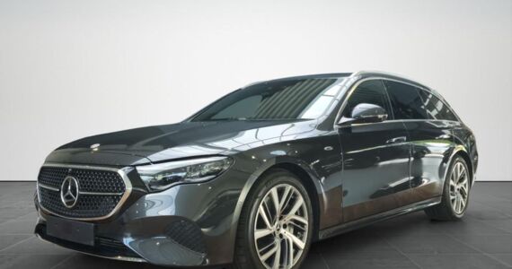 E 300 T e RIJASSISTENTIE - TREKHAAK WEGKLAPBAAR - BURMESTER 