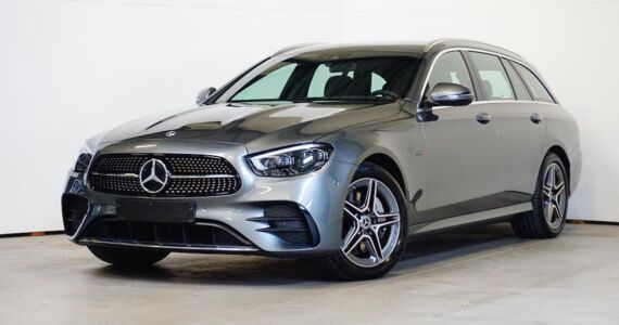 E 300 T de AMG - TREKHAAK WEGKLAPBAAR