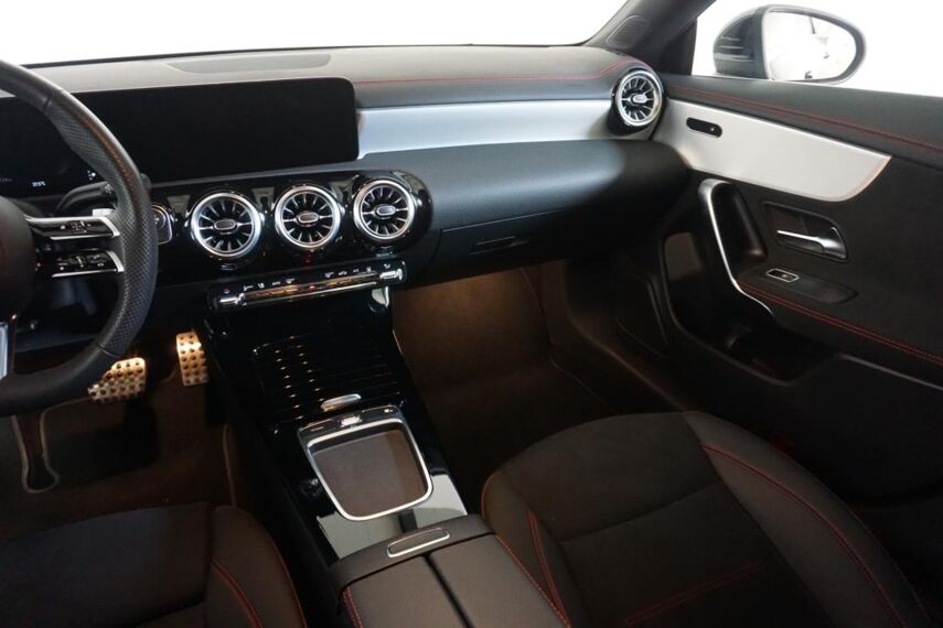 CLA 250 e AMG - MULTIBEAM LED CLA 250 e AMG - MULTIBEAM LED