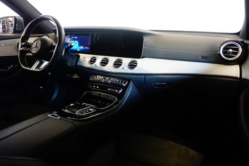 E 300 T de AMG - TREKHAAK WEGKLAPBAAR E 300 T de AMG - TREKHAAK WEGKLAPBAAR