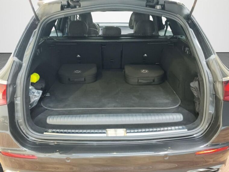E 300 T e RIJASSISTENTIE - TREKHAAK WEGKLAPBAAR - BURMESTER 