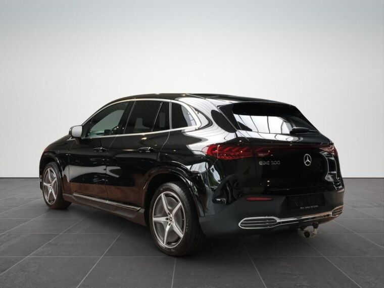 EQE 300 SUV AMG - TREKHAAK WEGKLAPBAAR - HEAD-UP EQE 300 SUV AMG - TREKHAAK WEGKLAPBAAR - HEAD-UP