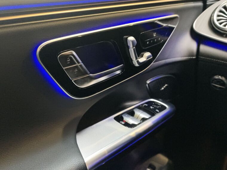 EQE 300 SUV AMG - TREKHAAK WEGKLAPBAAR - HEAD-UP